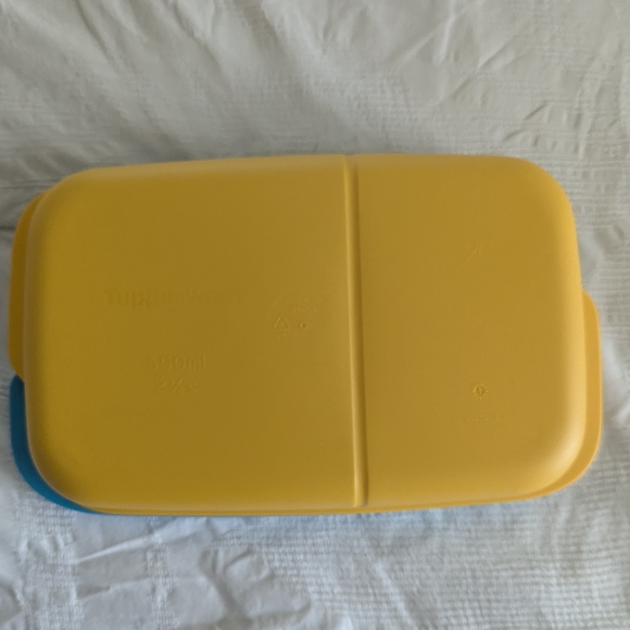 Tupperware Slim Lunch Container - Picture 6 of 7